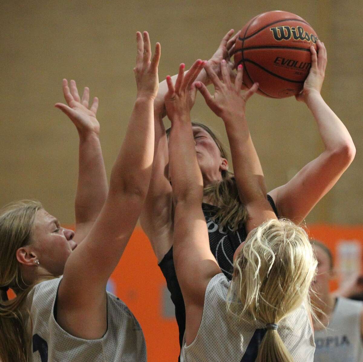 Gallery Photos from the first night of Beardstown Summer League