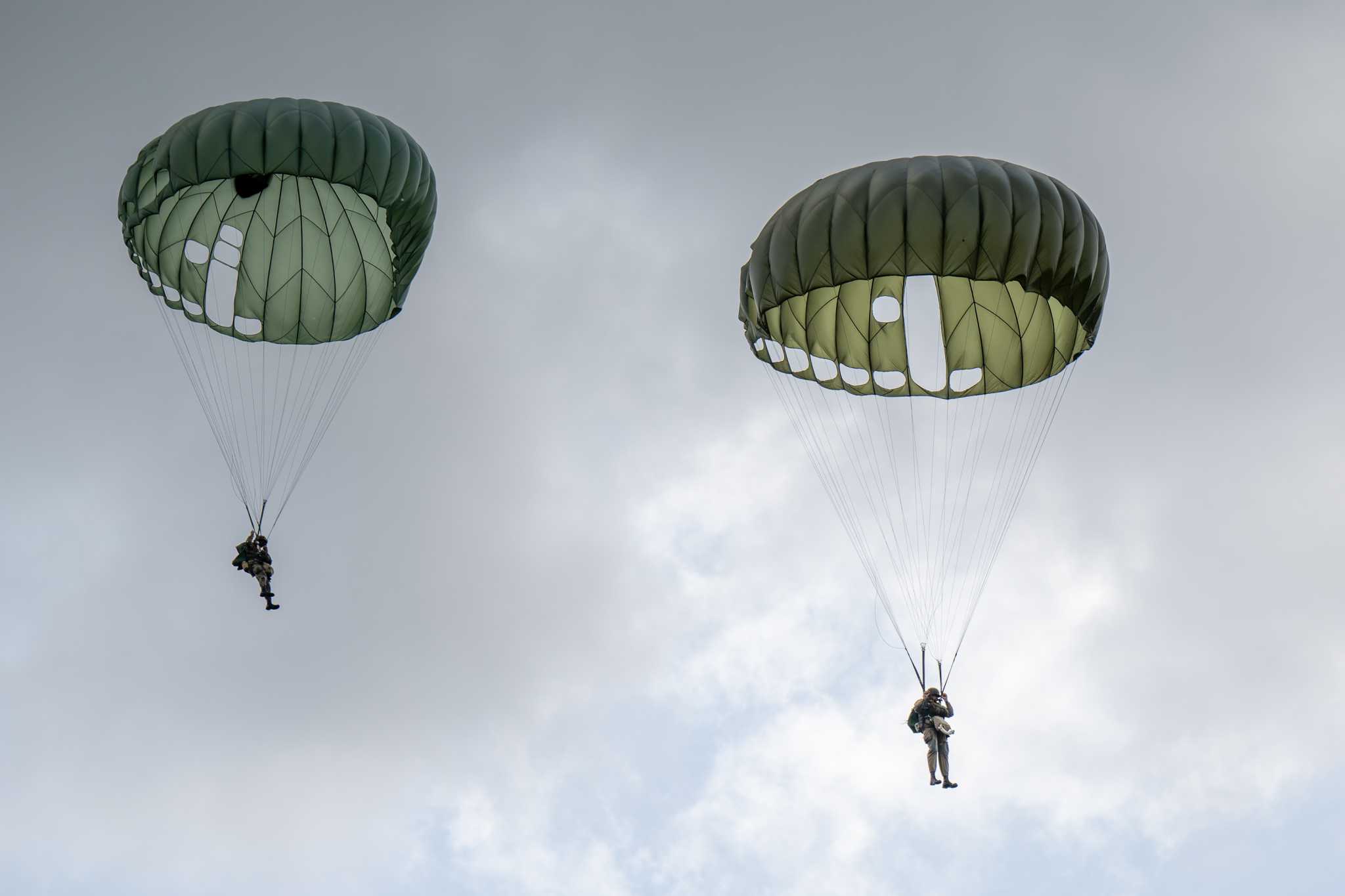 Photos: Wings and Wheels