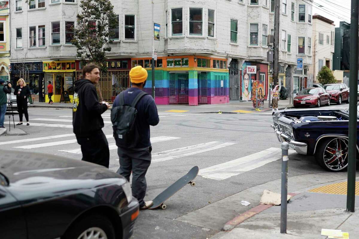 Neighbors describe chaos of mass shooting in S.F.’s Mission District
