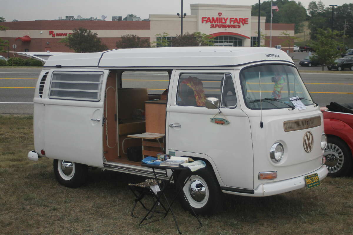 Manistee car show raises funds for school athletic department