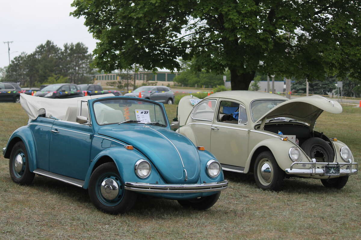 Manistee car show raises funds for school athletic department