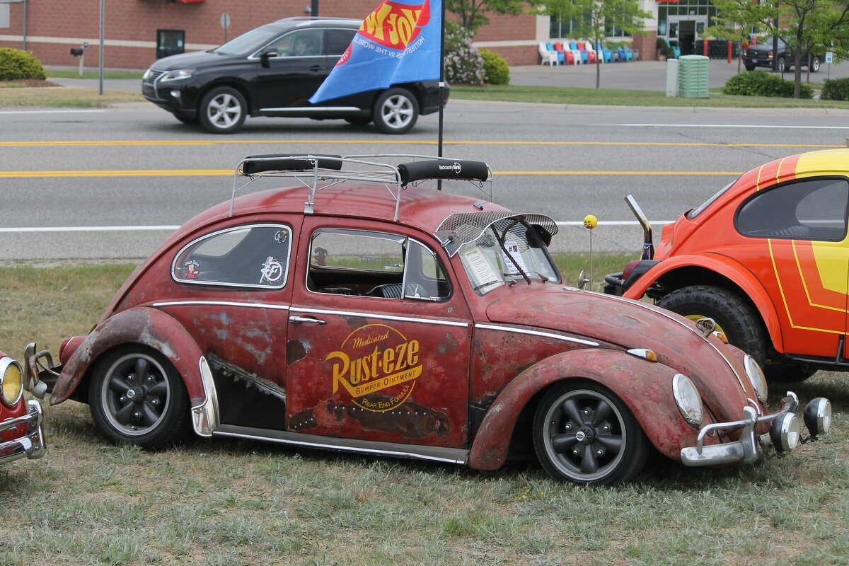 Manistee car show raises funds for school athletic department