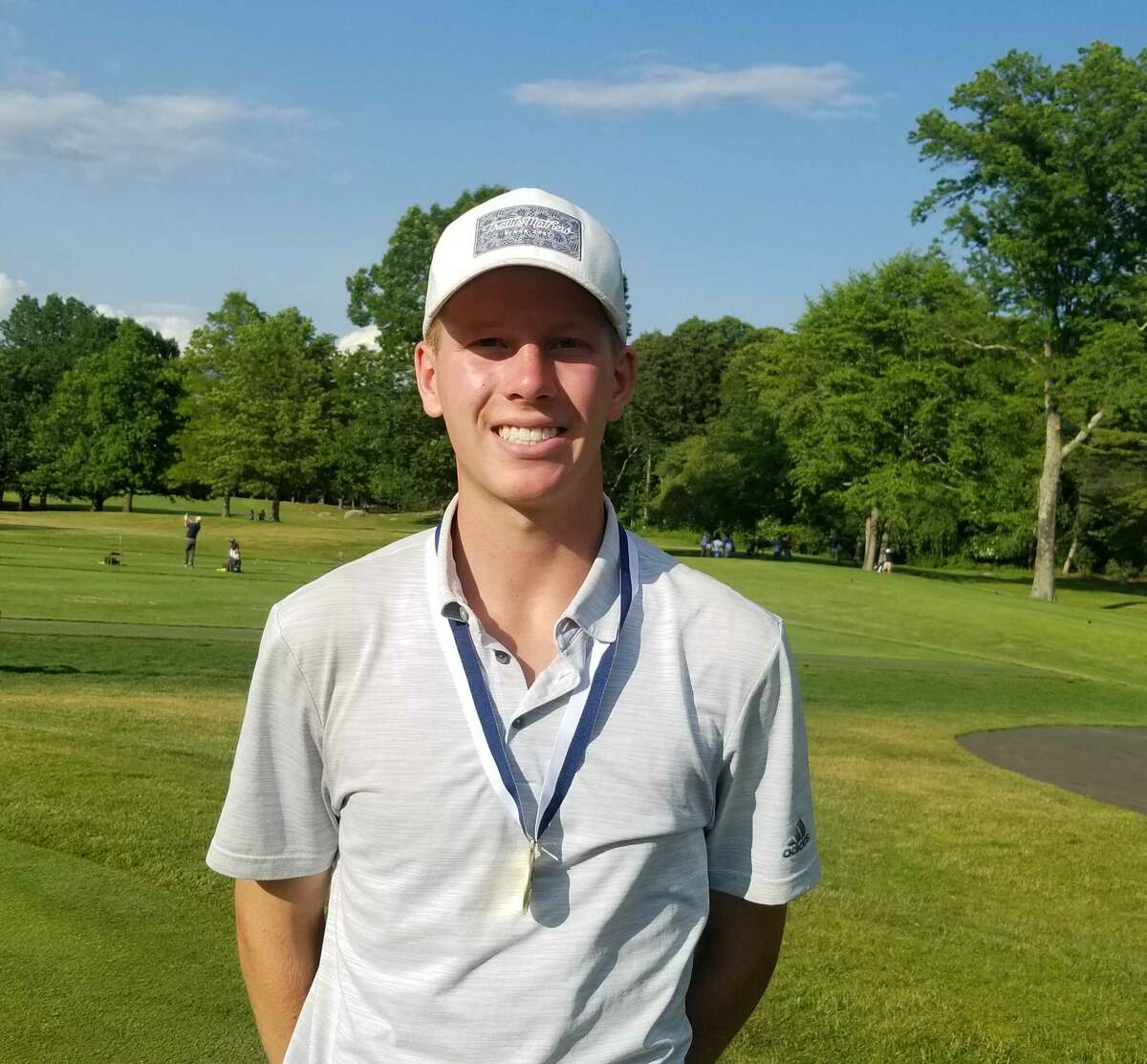 Ellington's Bradley Sawka wins State Open golf title by a stroke