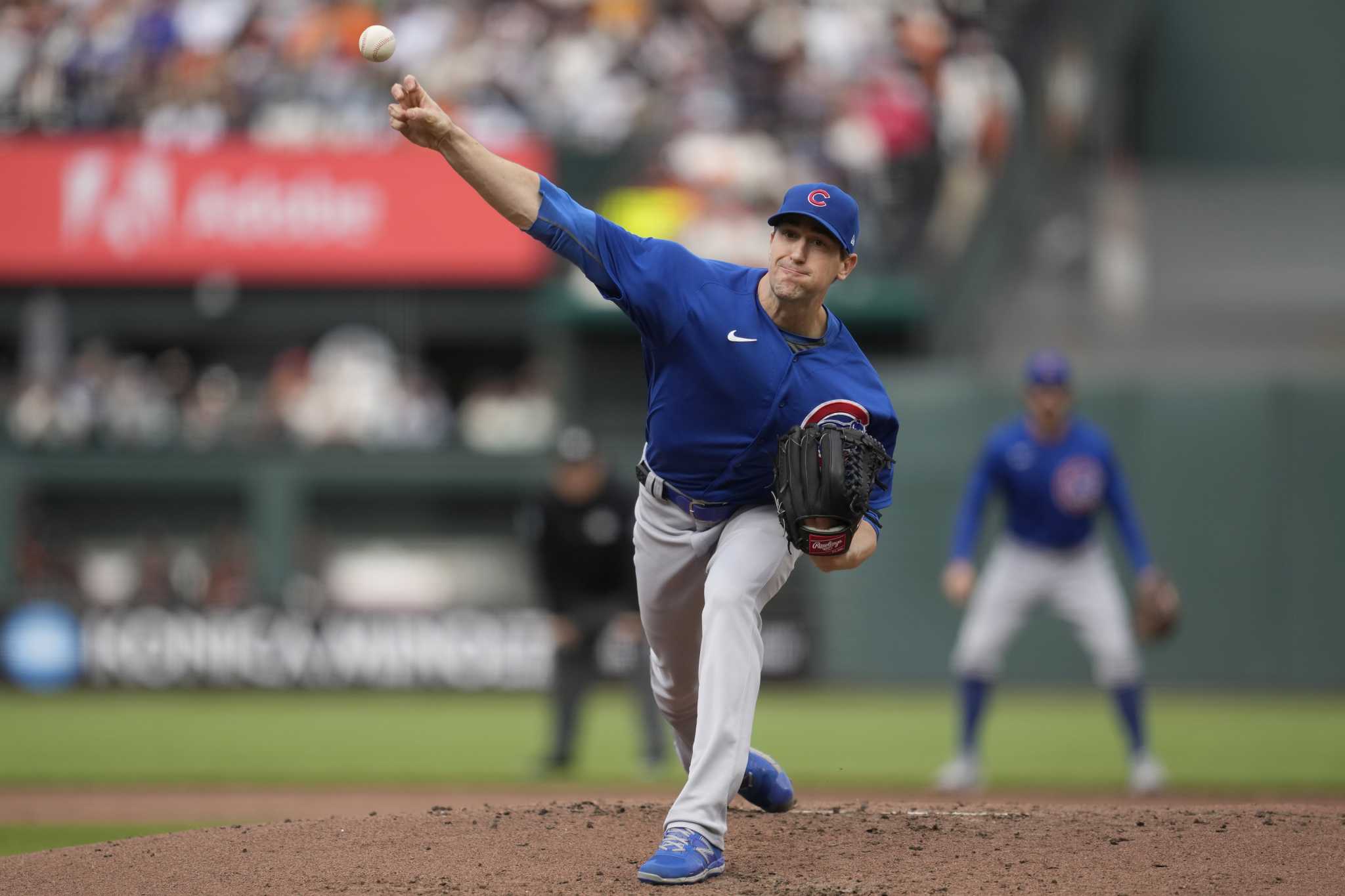 Giants break up Kyle Hendricks' no-hitter in eighth but lose to Cubs
