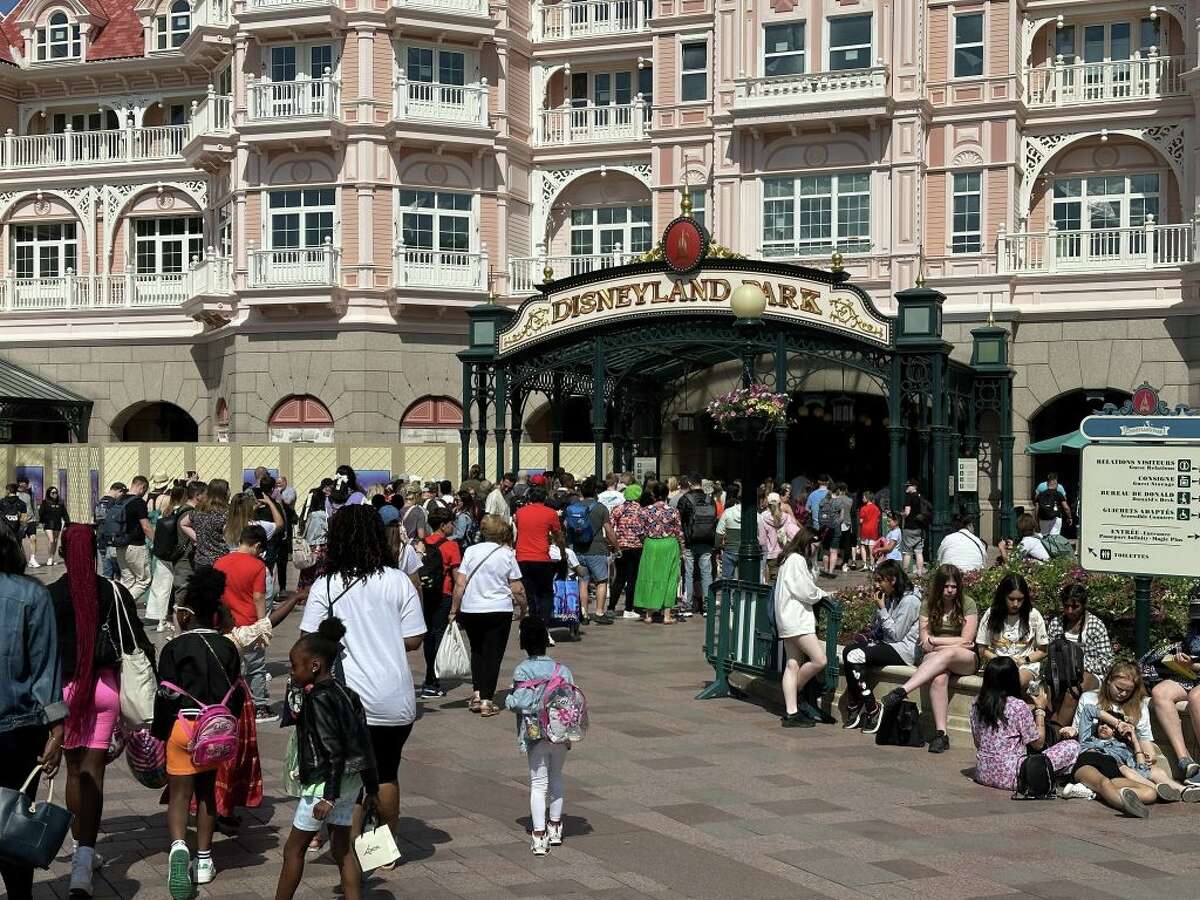 Astonishing scenes at Disneyland Paris as guests boo striking workers