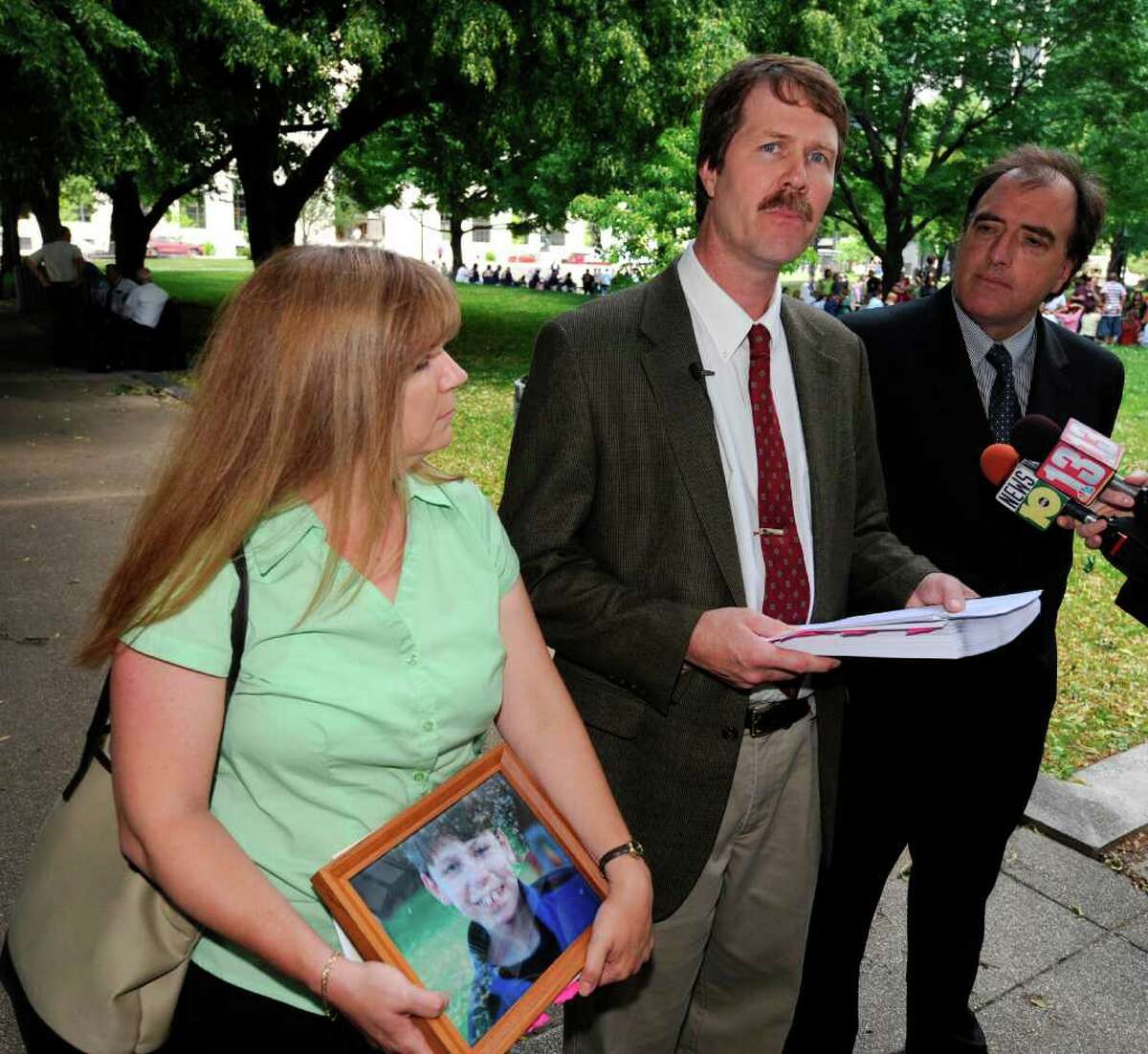Michael and Lisa Carey demand reform of the mental health system in 2008. Michael Carey is the independent candidate running against incumbent state Sen. Neil Breslin and Republican Bob Domenici. (Skip Dickstein / Times Union)