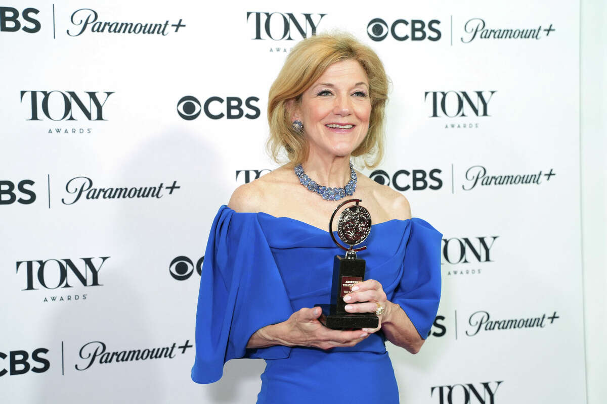 Yale alum Victoria Clark wins Tony Award for ‘Kimberly Akimbo'
