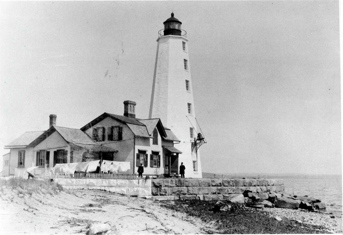 Lighthouse keeper's granddaughter has ties to Saybrook lighthouse