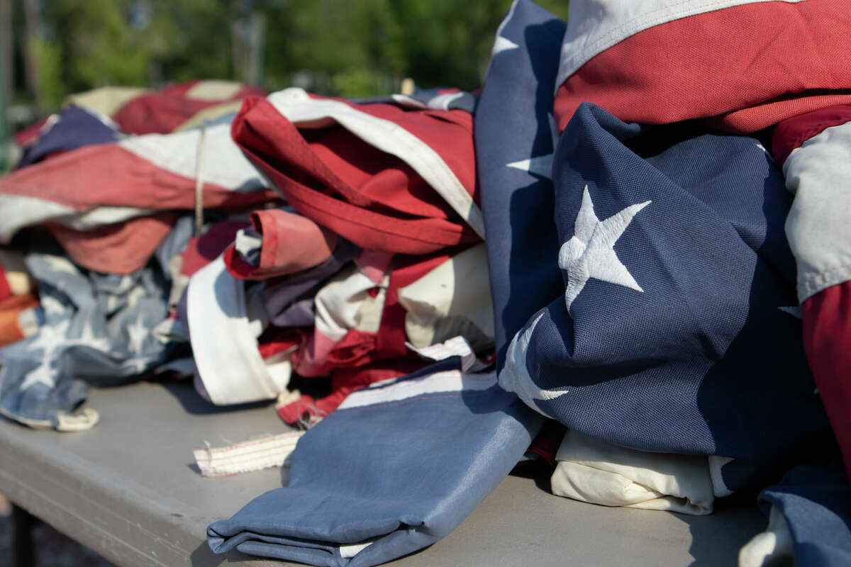 VFW holds flag retirement ceremony