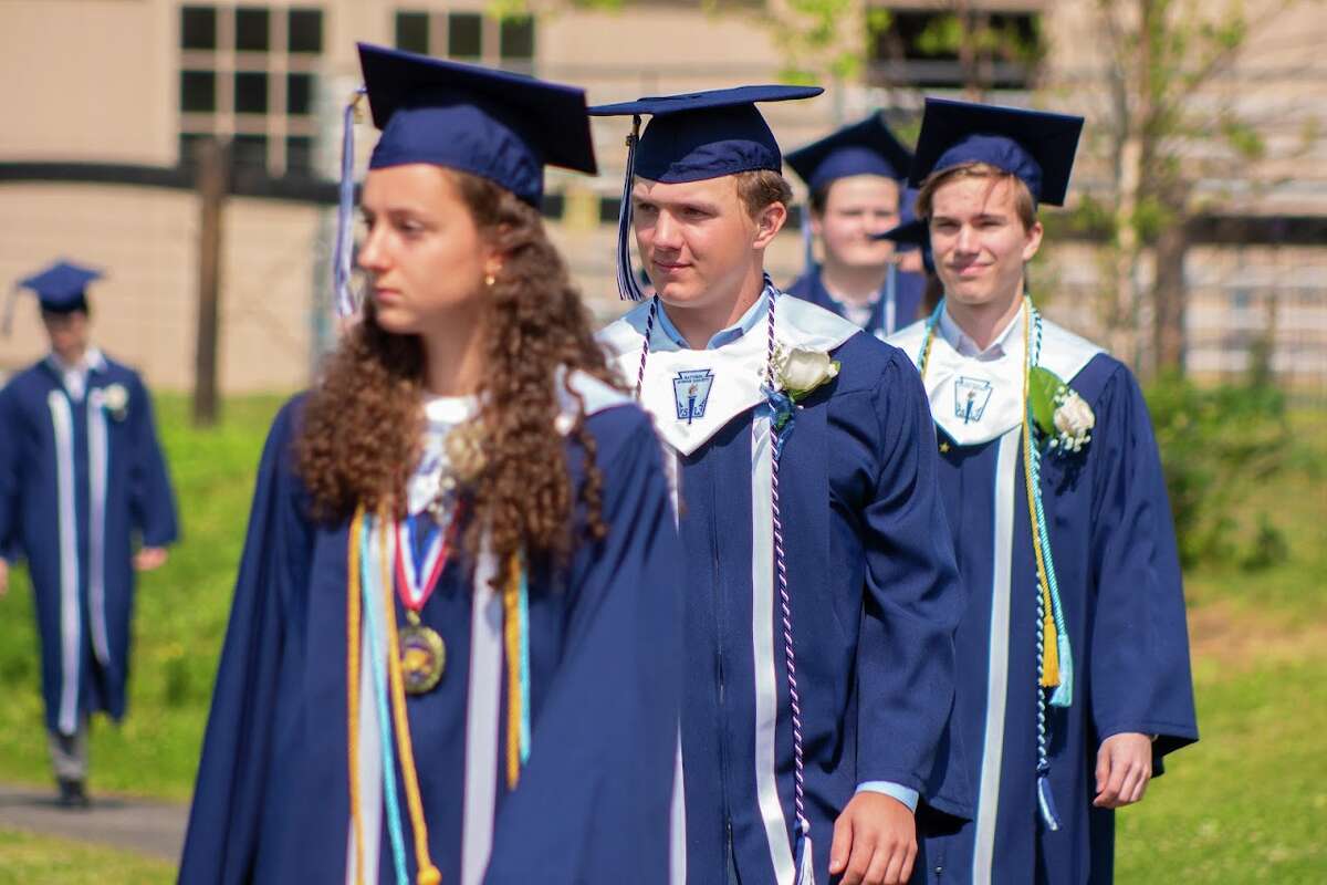 Shepaug Valley School celebrates commencement