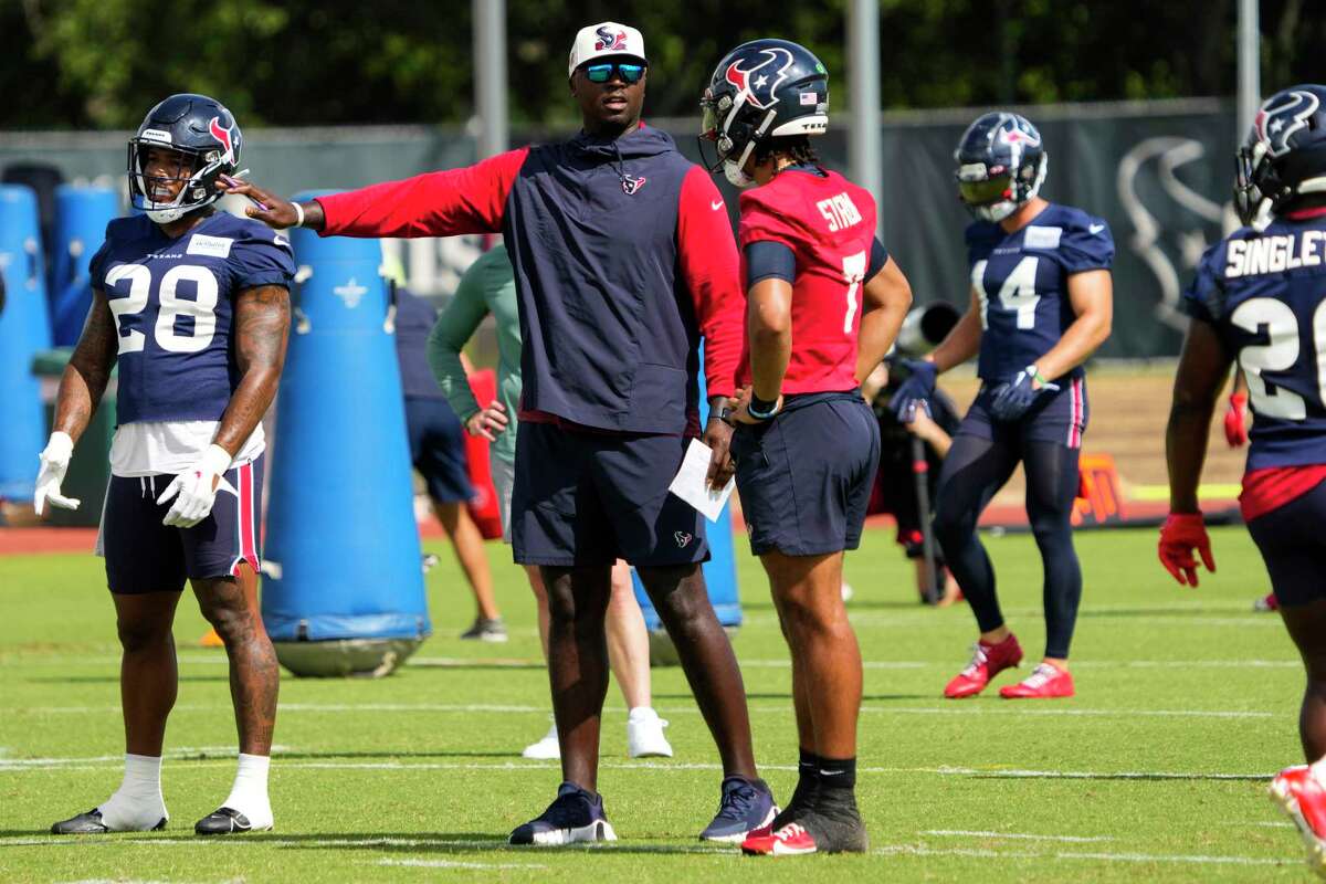 Source: Texans interview Vikings assistant, former Texas A&M quarterback  Jerrod Johnson for senior role on offense