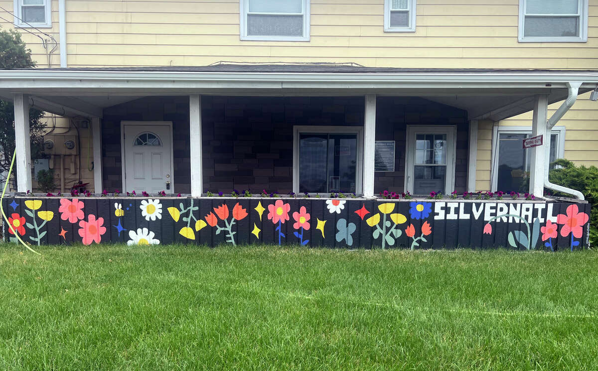 Silvernail Realty partners with Big Rapids student to create mural