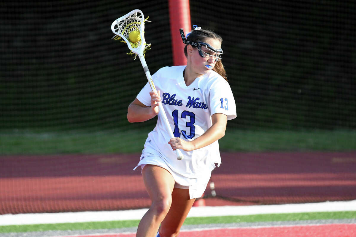 Darien tips New Canaan in Class L final for first unbeaten season