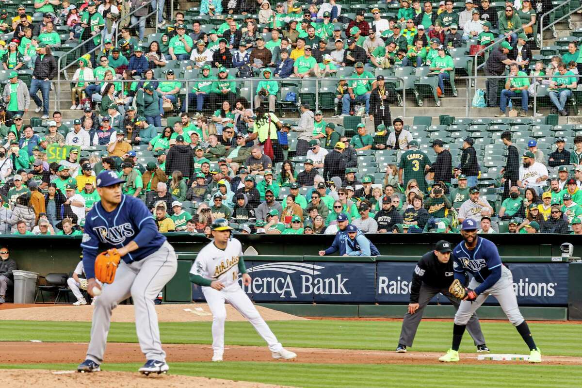 For one night, A's relish a big turnout at the Coliseum