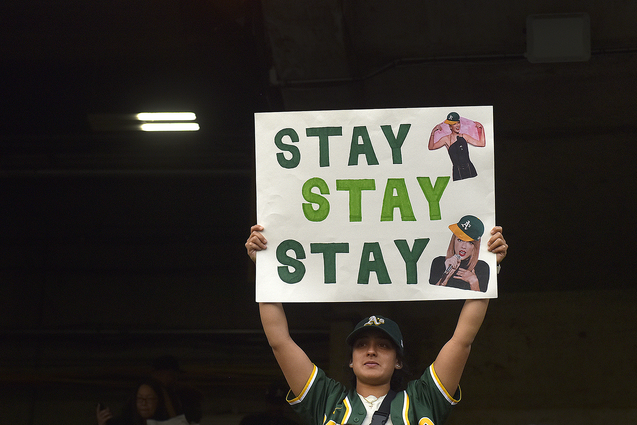 Oakland A's: Photos of 2,703 fans at game tell a sad story in Oakland