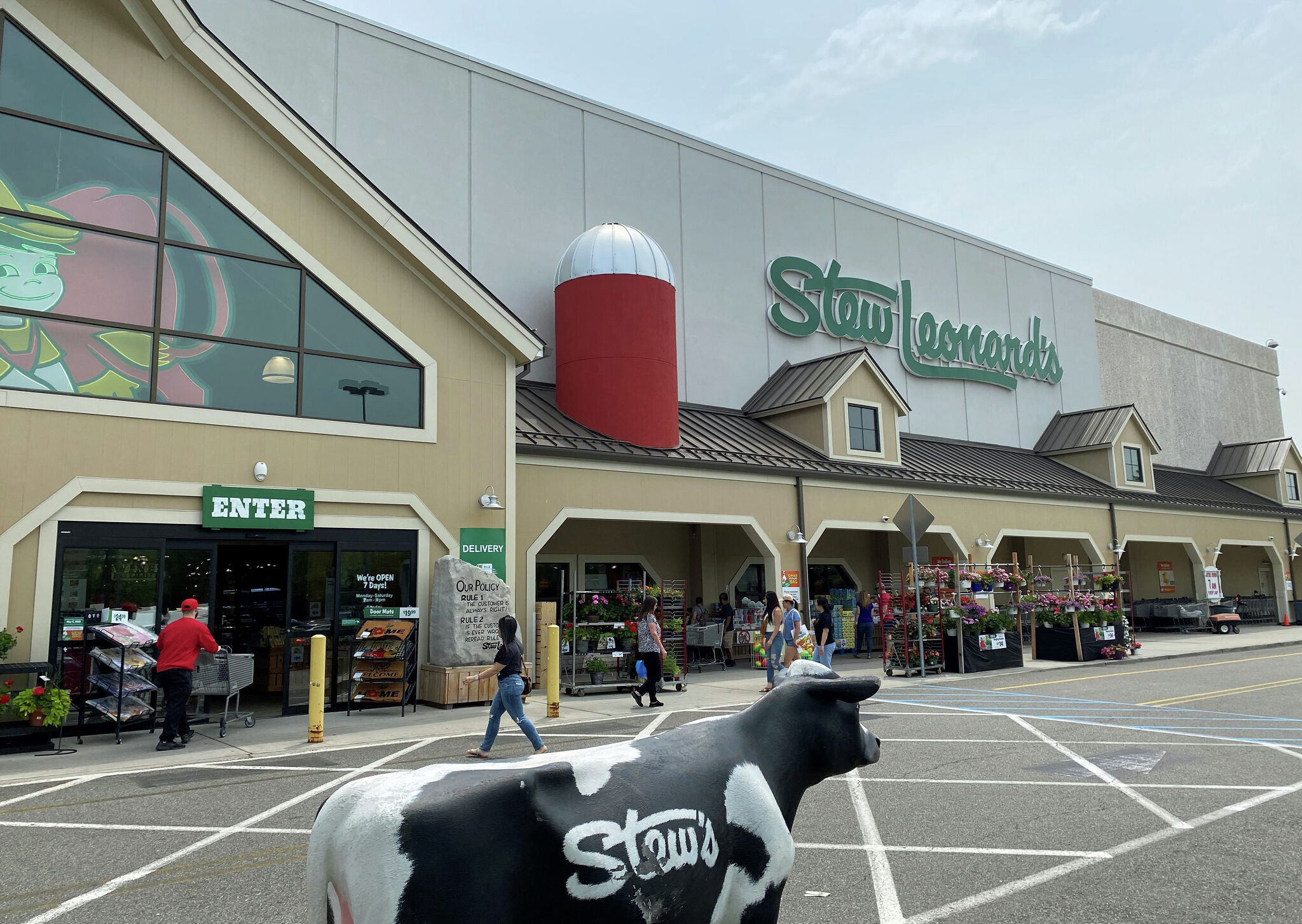Wegmans mall supermarket end could signal future trend.