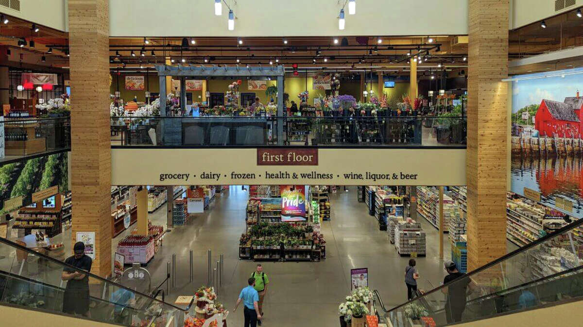 Wegmans mall supermarket end could signal future trend.