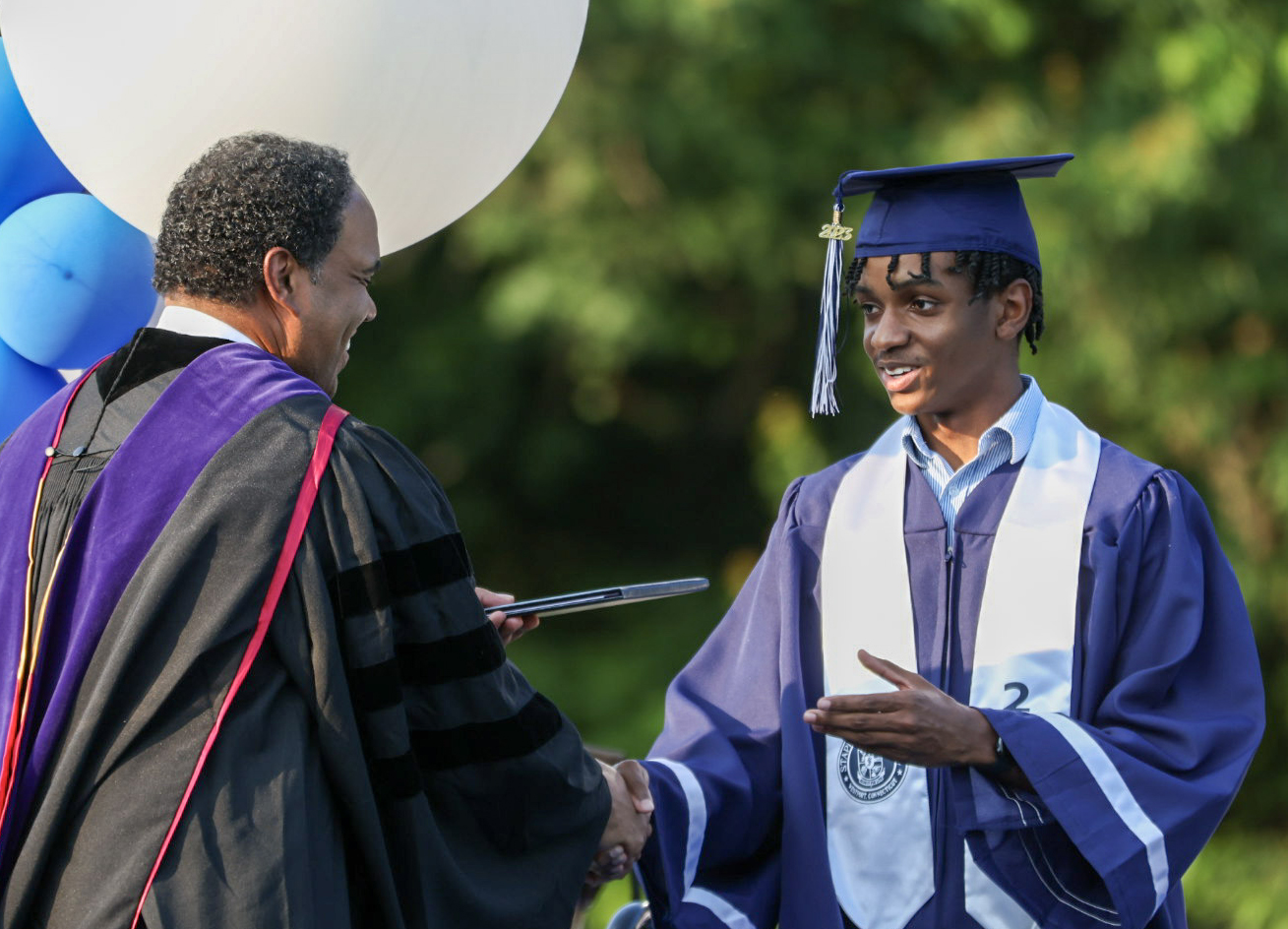 In Photos Staples High School s Class Of 2023 Graduates