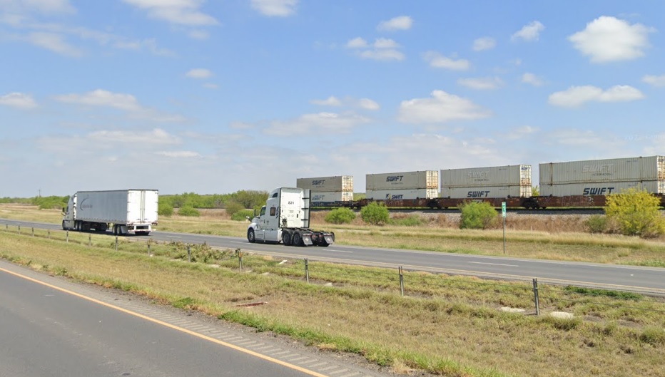Truck crash causes TxDOT to reroute I-35 northbound traffic at mile 18 - Vimarsana News