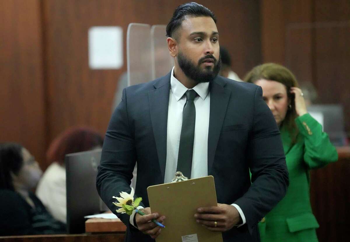 Houston cop has first court appearance since allegedly shooting wife