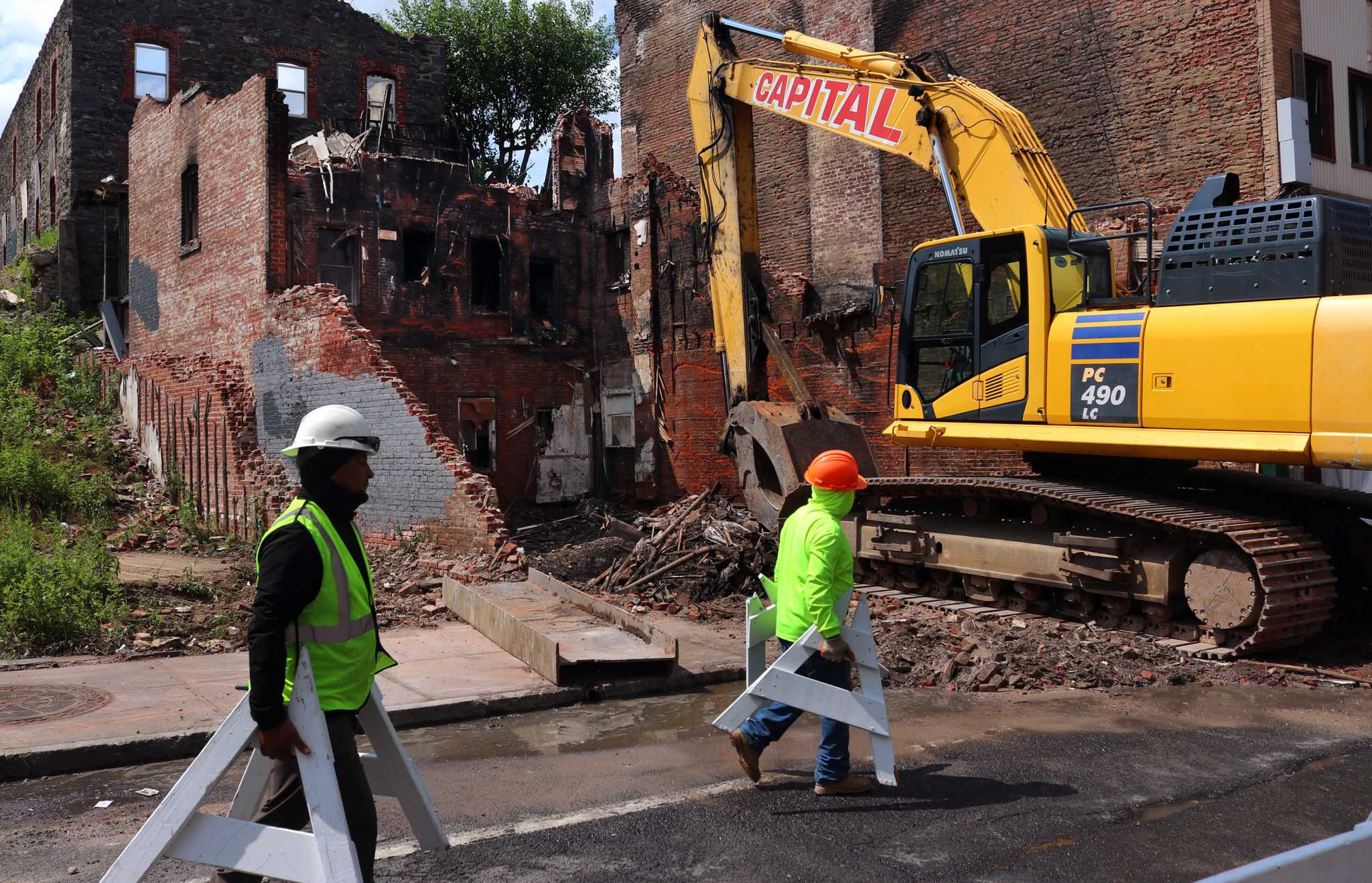 Port Chester, N.Y. demolishes fire-damaged buildings