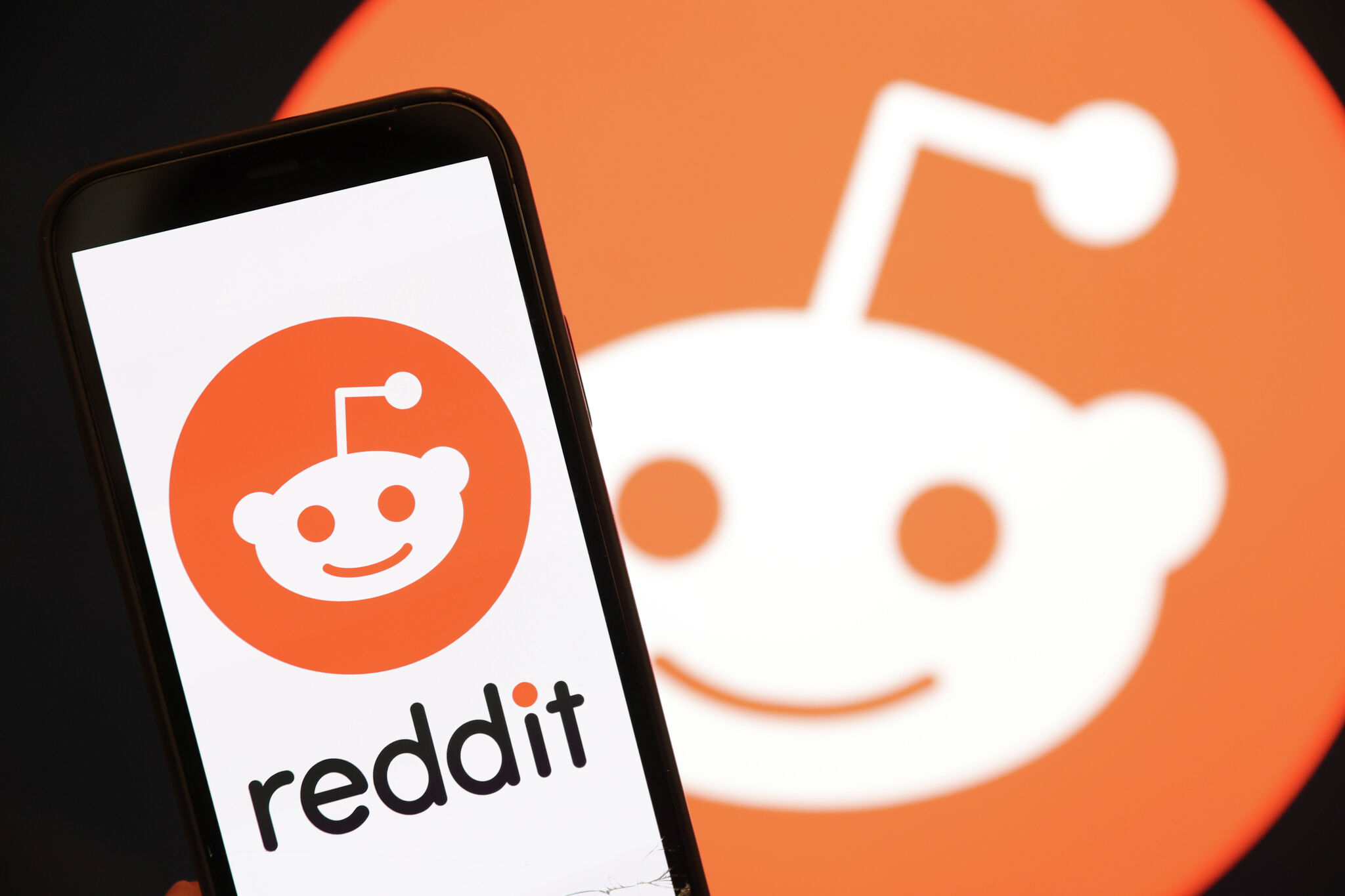 Reddit users keep up blackout protest after CEO's 'trivializing' memo