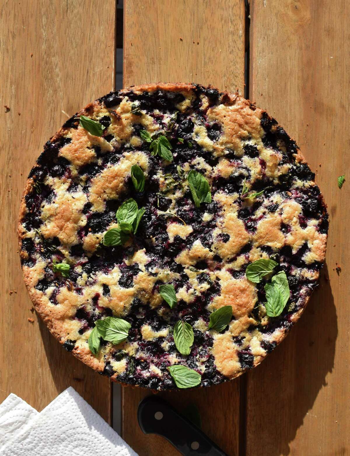 This blueberry and mint cake is easy to make while traveling this summer.