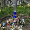 “鬼自行车”纪念放置在现场伊桑男孩的死是破坏两次。