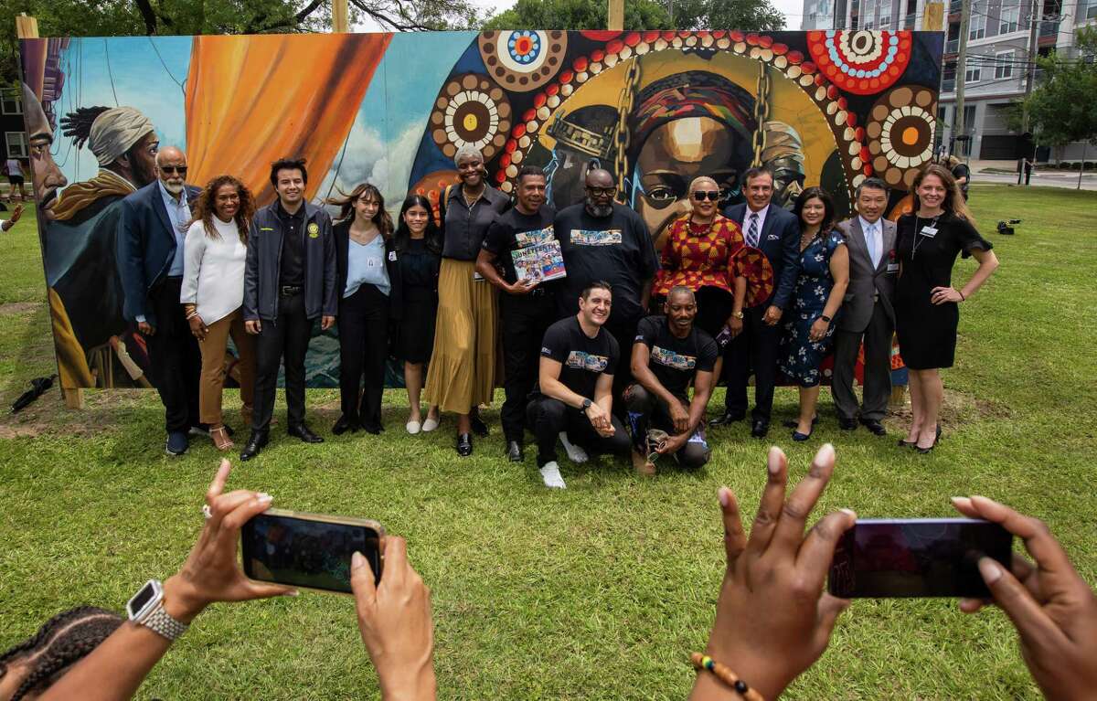 New mural debuts in Houston as part of 6city tour