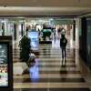 人们走过韦斯特菲尔德购物中心在旧金山,加利福尼亚州,星期二,2023年6月13日。韦斯特菲尔德购物中心是银行放弃旧金山购物中心。