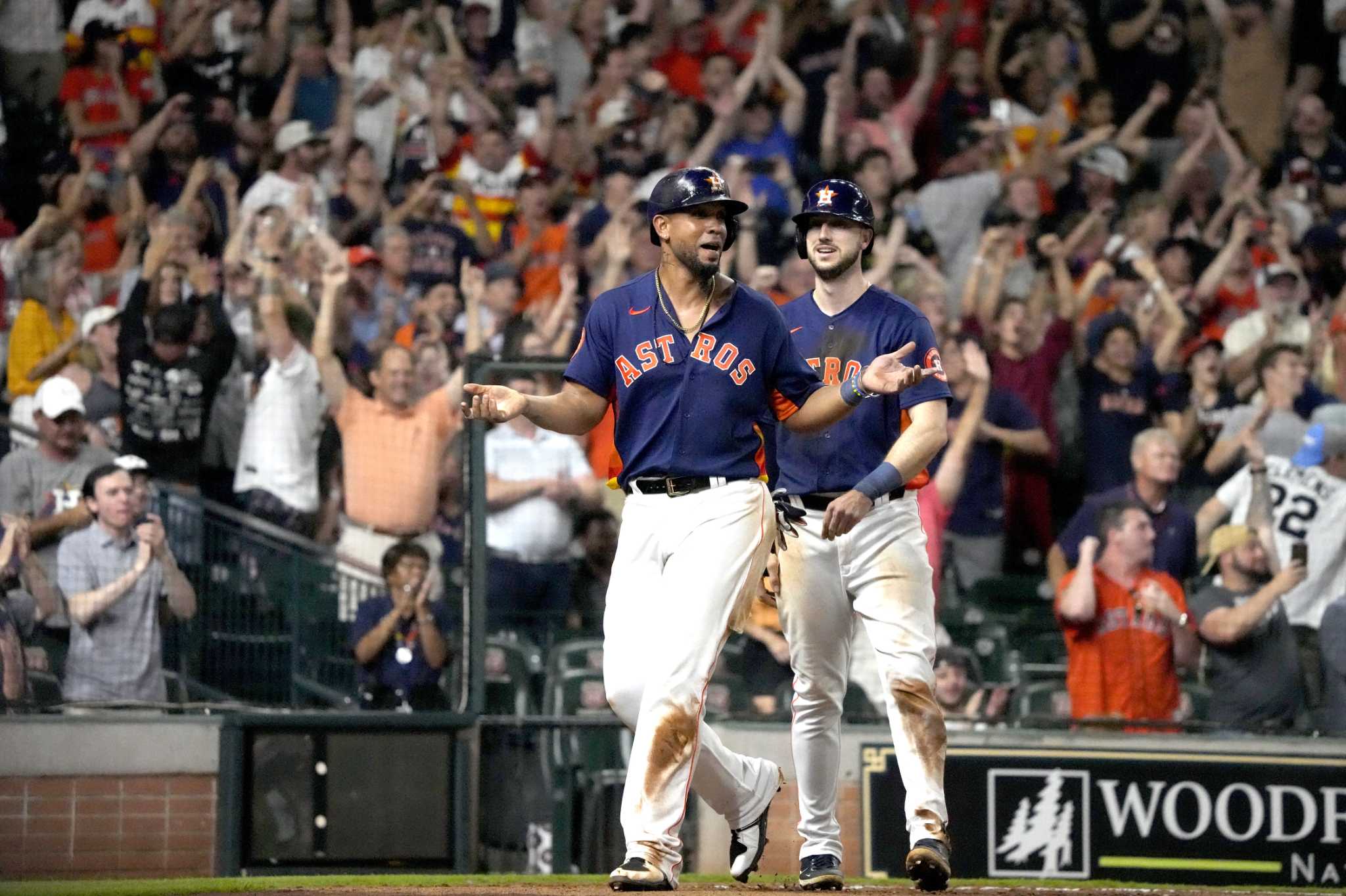 Houston Astros win for ninth time in 10 games as best start ever continues