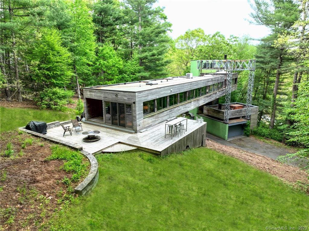 'Bridge House' in CT for 497K, featured on Zillow Gone Wild