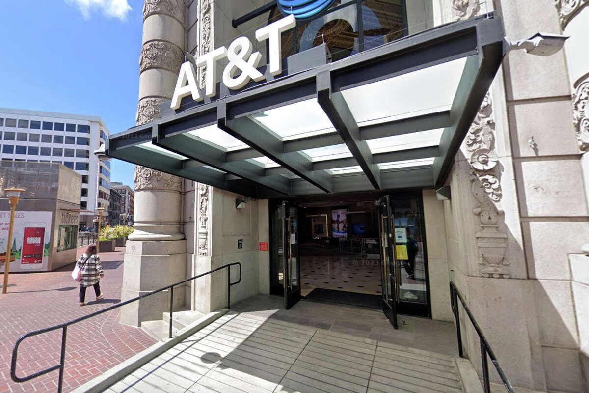 AT&T closing flagship downtown SF store