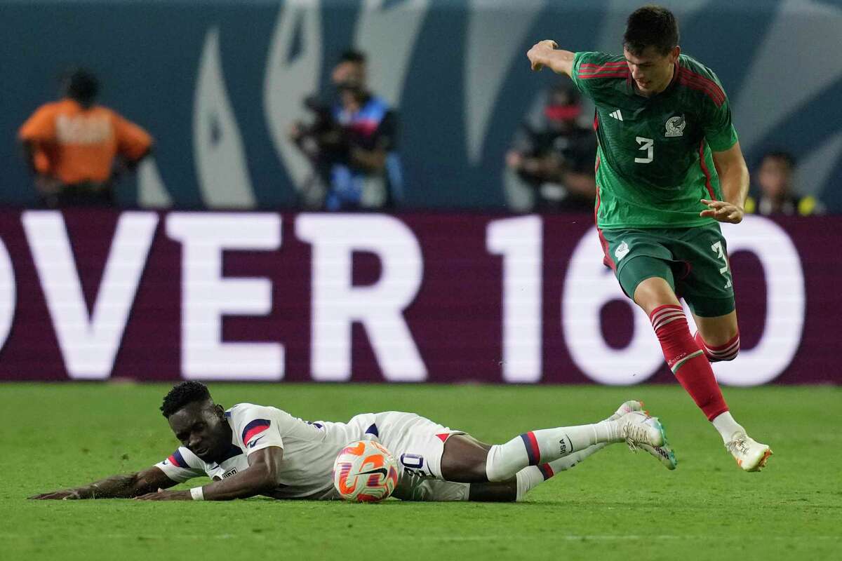 U.S. beats Mexico in soccer match cut short by homophobic chants