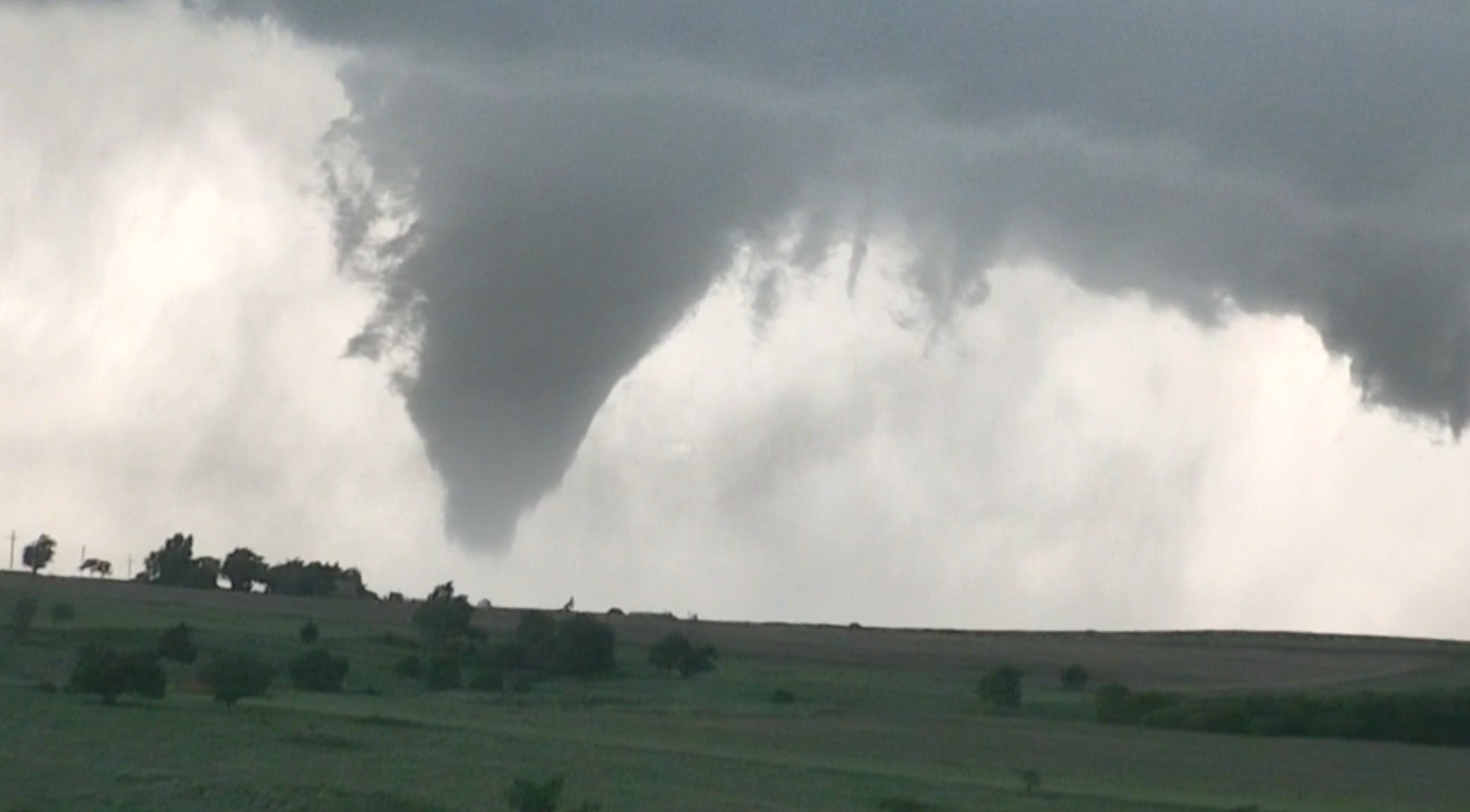 Video captures damage from several reported Oklahoma tornadoes