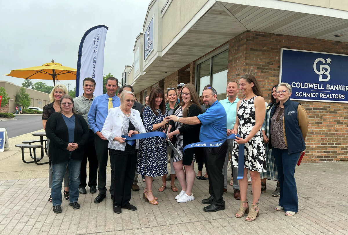 Coldwell Banker Schmidt Realtors Big Rapids hosts ribbon cutting