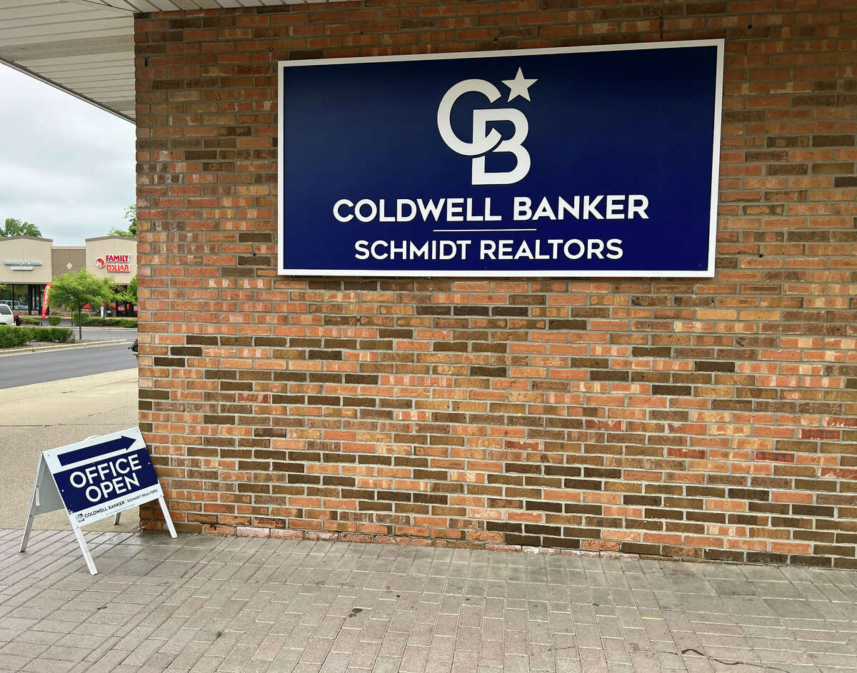 Coldwell Banker Schmidt Realtors Big Rapids hosts ribbon cutting