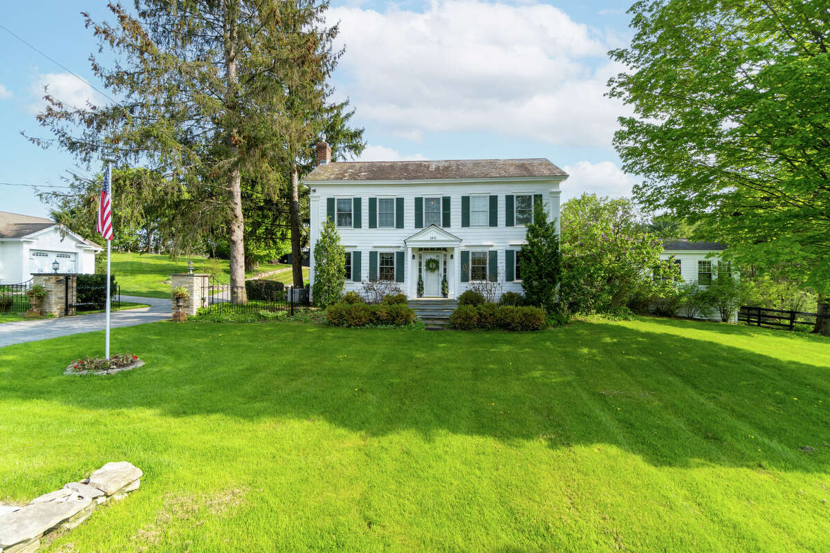 Farmhouse on 10 acres near Vermont for sale at near 700,000