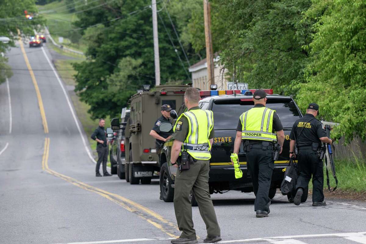 Police Trooper in I88 shooting out of hospital, gunman kills self