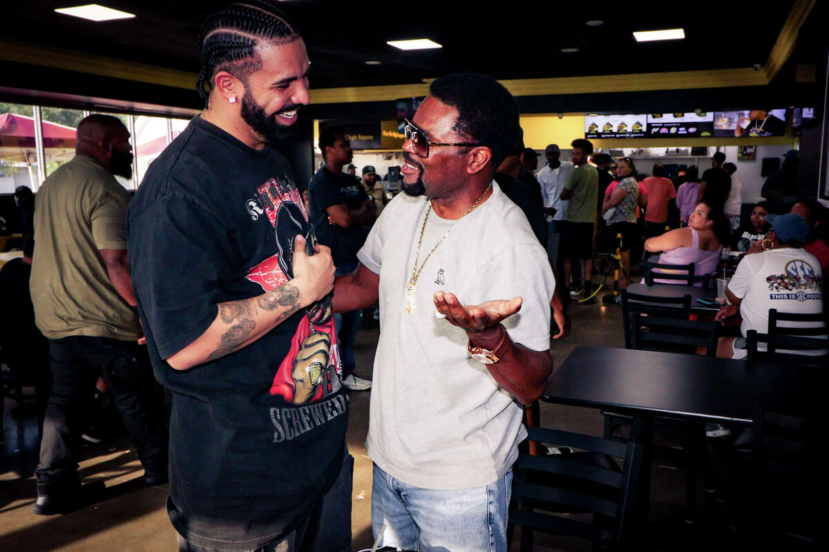 Drake Visits Trill Burgers To Support Bun B: 'Best Burger I Ever Had'