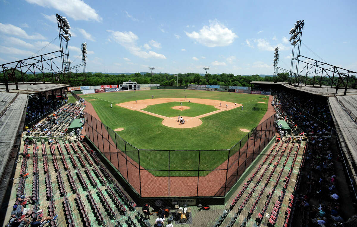 Cardinals to face Giants in Negro League tribute game next season