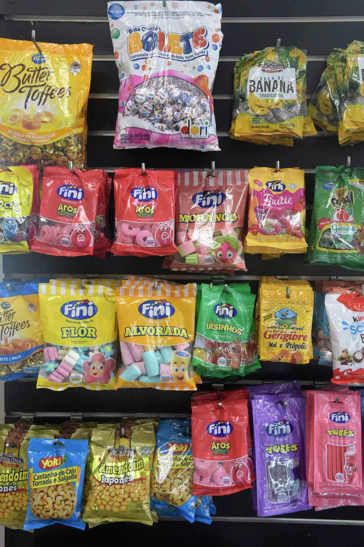 Father, son from Brazil open Tomahawk Meat Market in Danbury