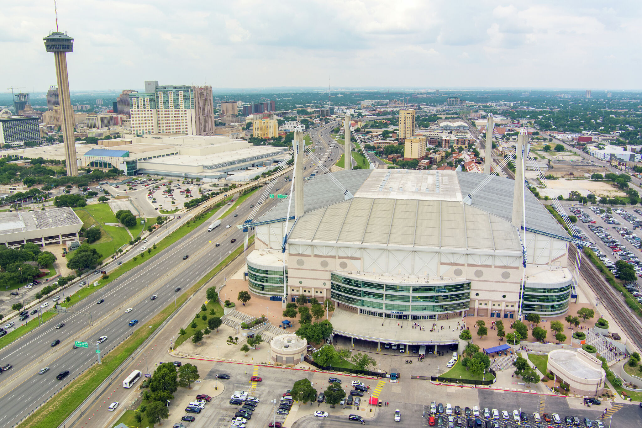 San Antonio Spurs exploring new downtown arena, sources