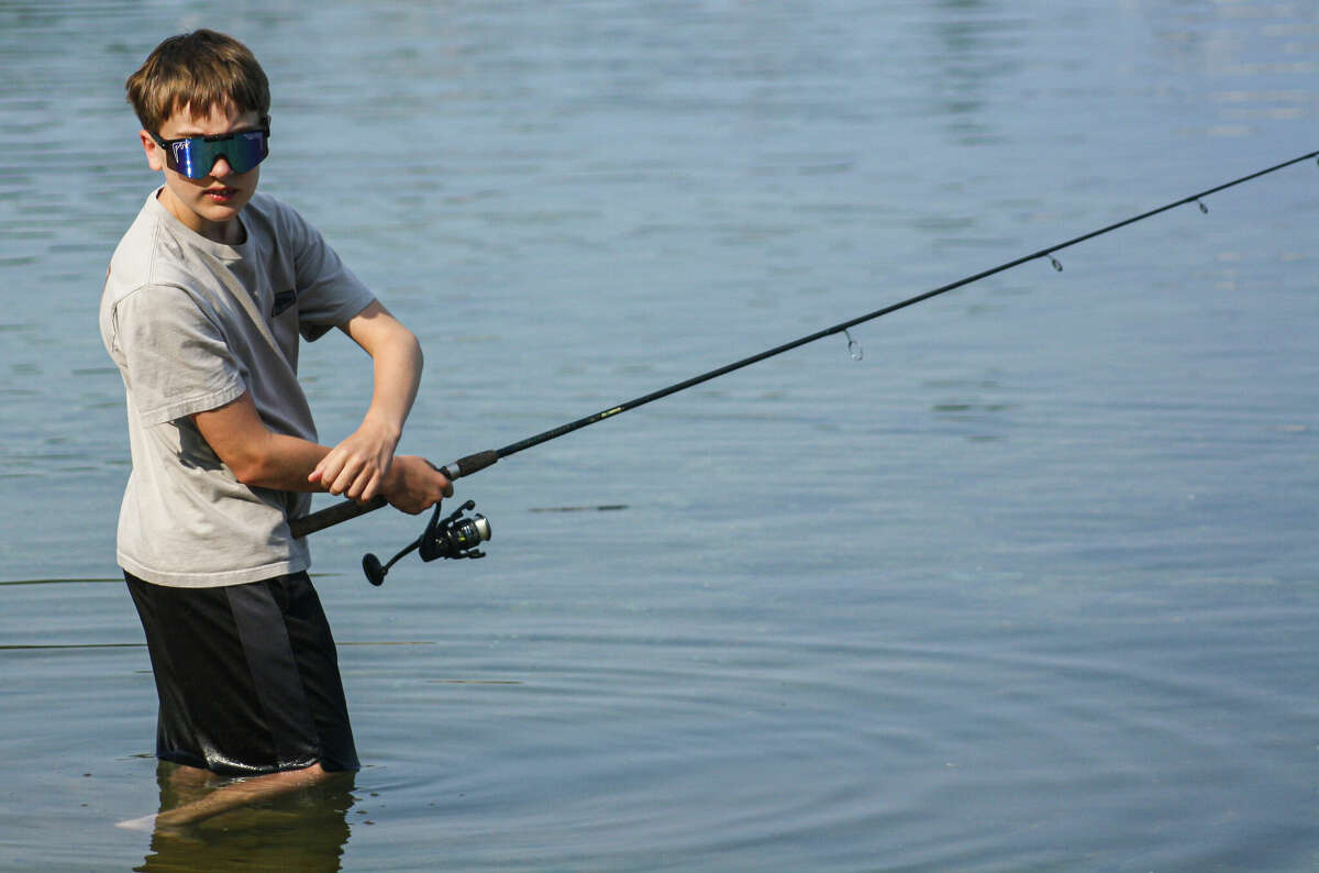 manistee-county-kids-fish-for-free-in-event-at-man-made-lake