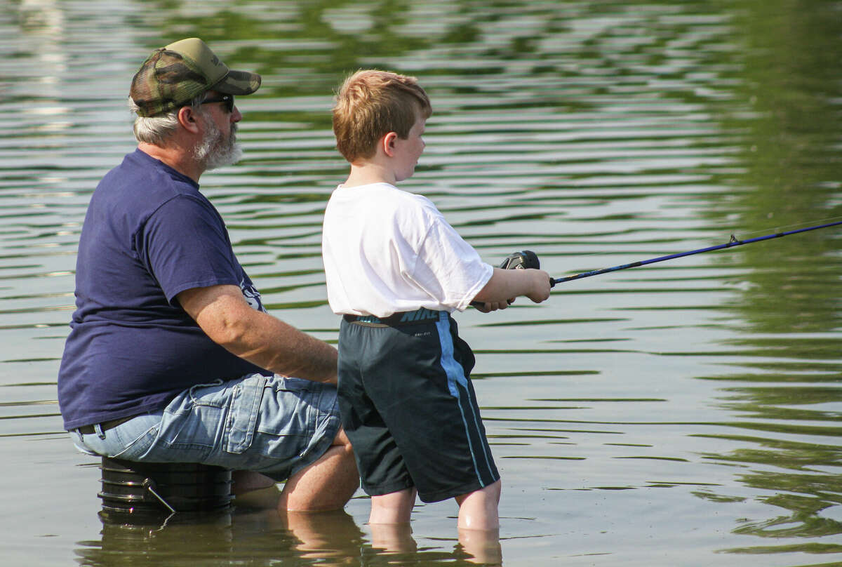 manistee-county-kids-fish-for-free-in-event-at-man-made-lake