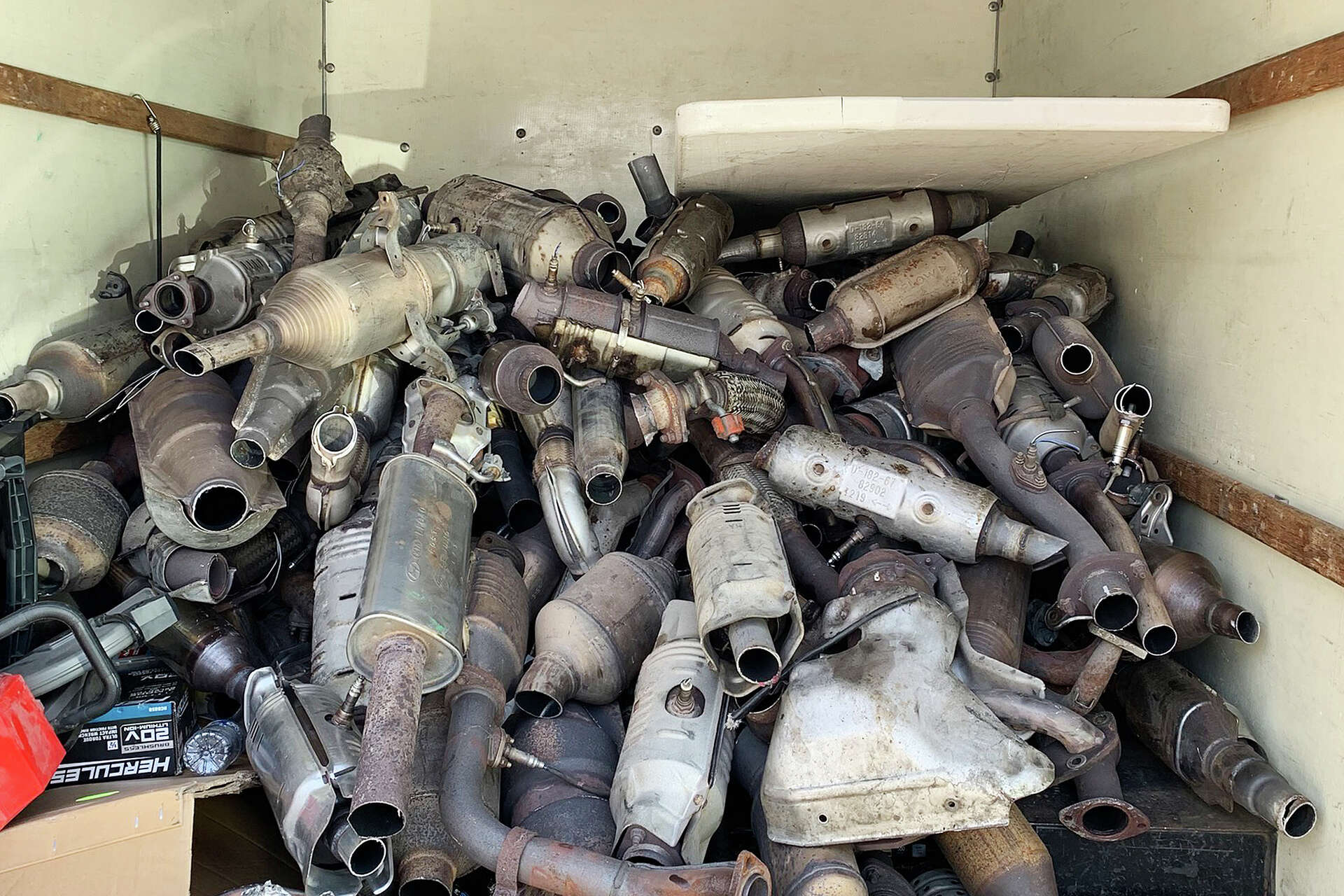 240 catalytic converters and 260,000 cash found in Oakland bust
