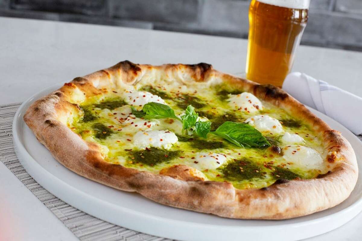 pizza-makers-at-old-saybrook-s-745-osteria-trained-by-naples-chef