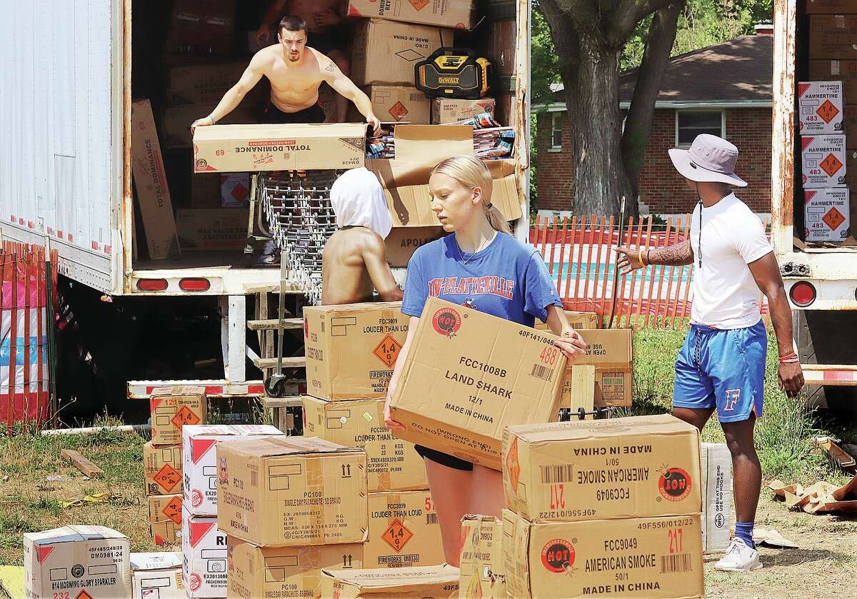 Fireworks sales return to West Alton