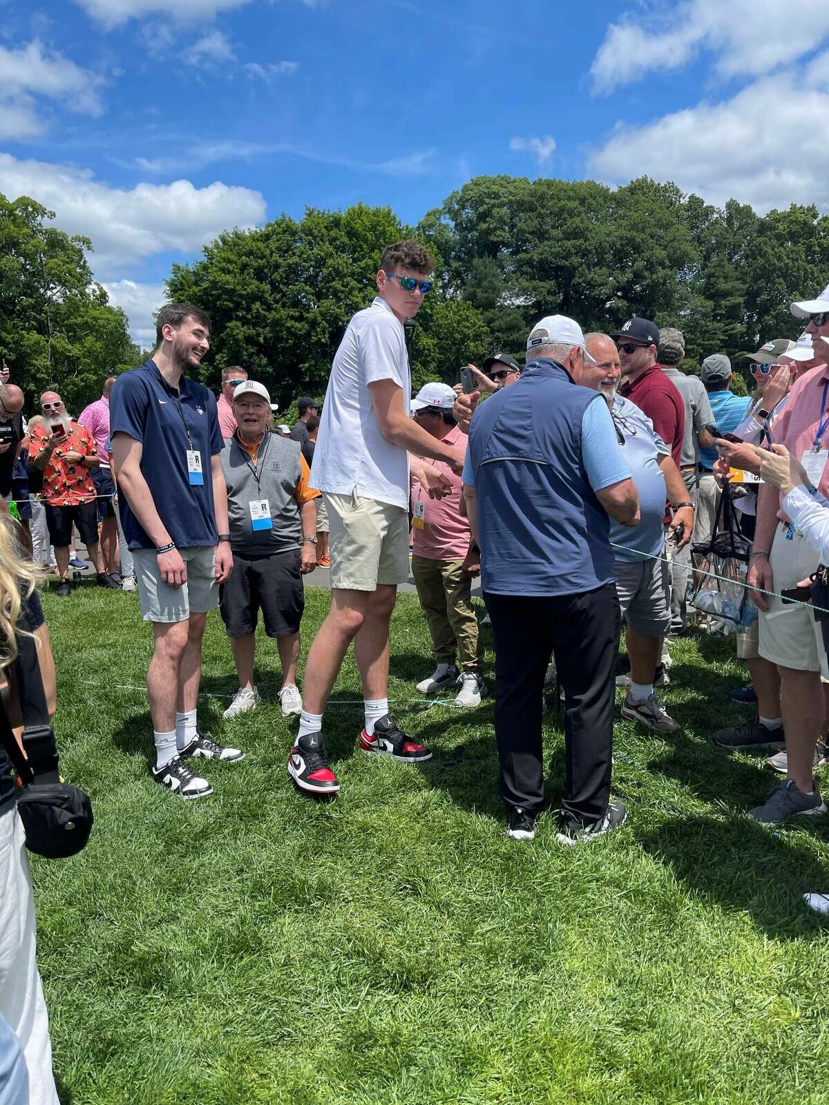 Bill Murray, Geno Auriemma share spotlight at Travelers Championship