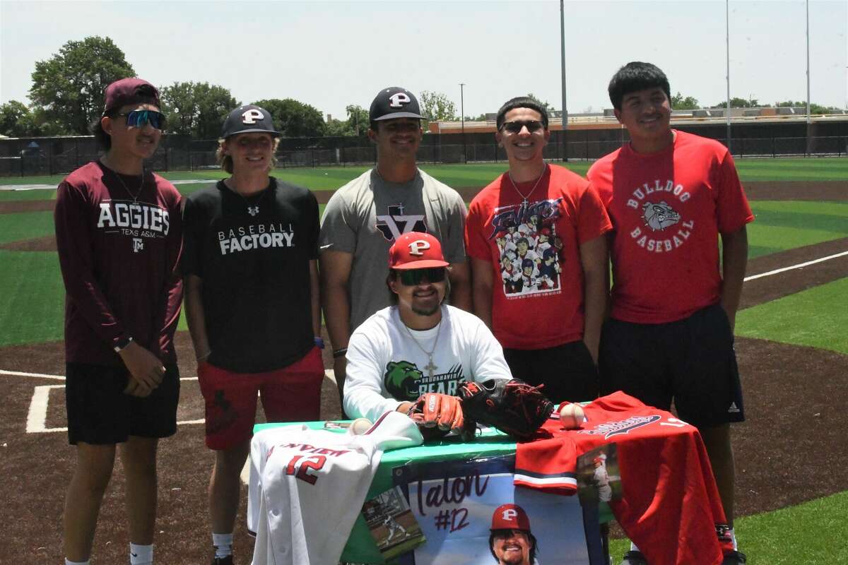 Dallas College Brookhaven Campus Athletics on X: The postseason postgame  handshake line & then huddle as @brookhaven @haven_baseball wins 5-3!  Congratulations @CoachRains20 & @SkylarSillivent for advancing in the  winners bracket of the